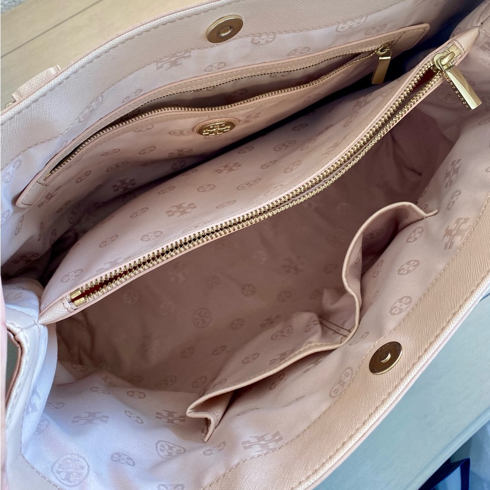 Tory Burch Robinson East to West Tote - Picture 8 of 11